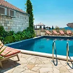Villa Mia -three-bedroom With Swimming Pool Trsteno