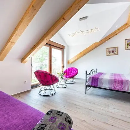 Mia -three-bedroom With Swimming Pool * Трстено