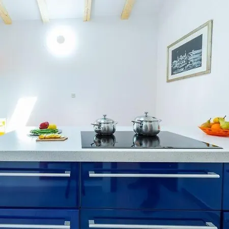 Mia -three-bedroom With Swimming Pool Вилла