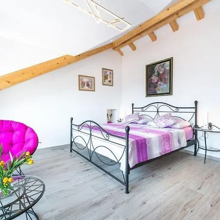 Mia -three-bedroom With Swimming Pool Вилла