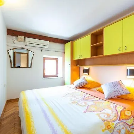 Mia -three-bedroom With Swimming Pool