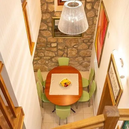 Mia -three-bedroom With Swimming Pool * Трстено