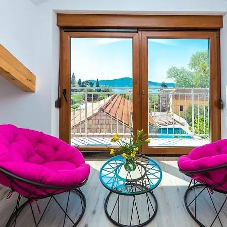 Mia -three-bedroom With Swimming Pool Вилла *