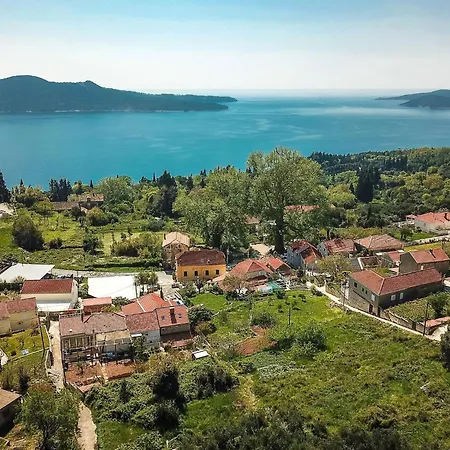 Mia -three-bedroom With Swimming Pool