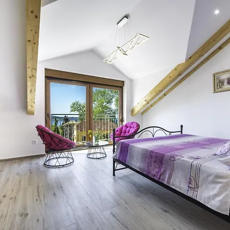 Mia -three-bedroom With Swimming Pool Вилла