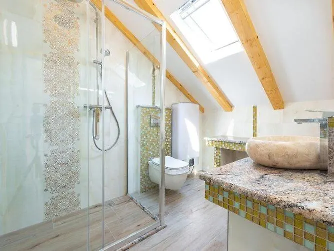 Mia -three-bedroom With Swimming Pool