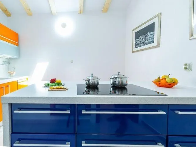 Mia -three-bedroom With Swimming Pool Villa