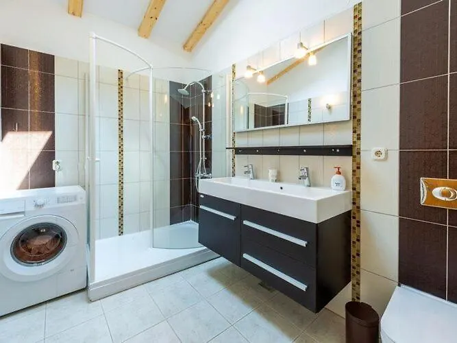 Villa Mia -three-bedroom With Swimming Pool