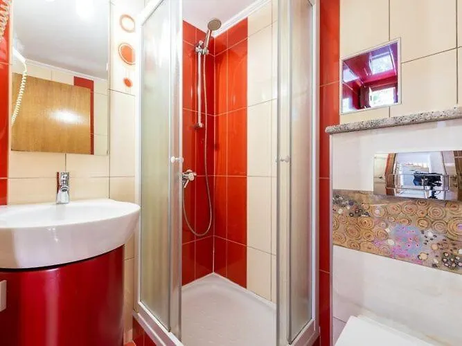 Villa Mia -three-bedroom With Swimming Pool *