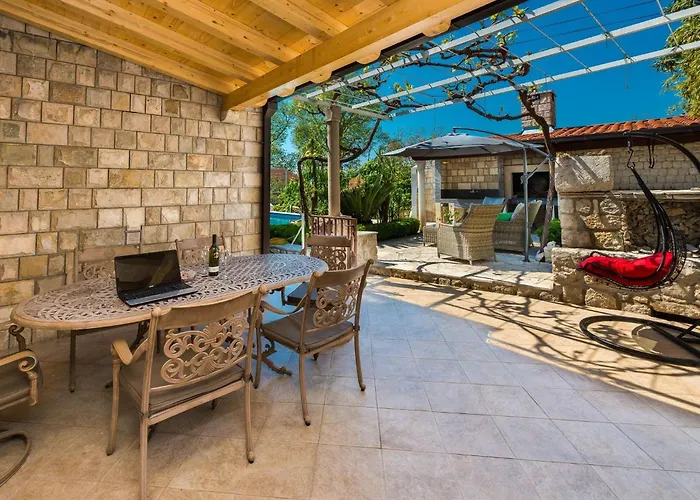 Mia -three-bedroom With Swimming Pool Villa *